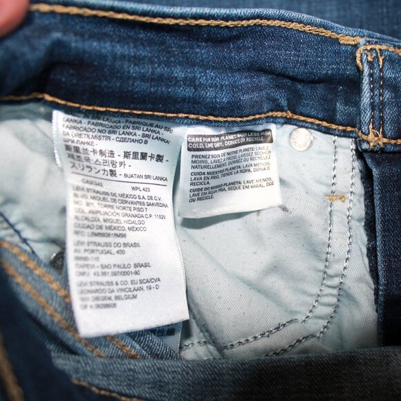 Levi's 314 Shaping Straight Crop Jeans, 4/27 - Picture 5 of 8